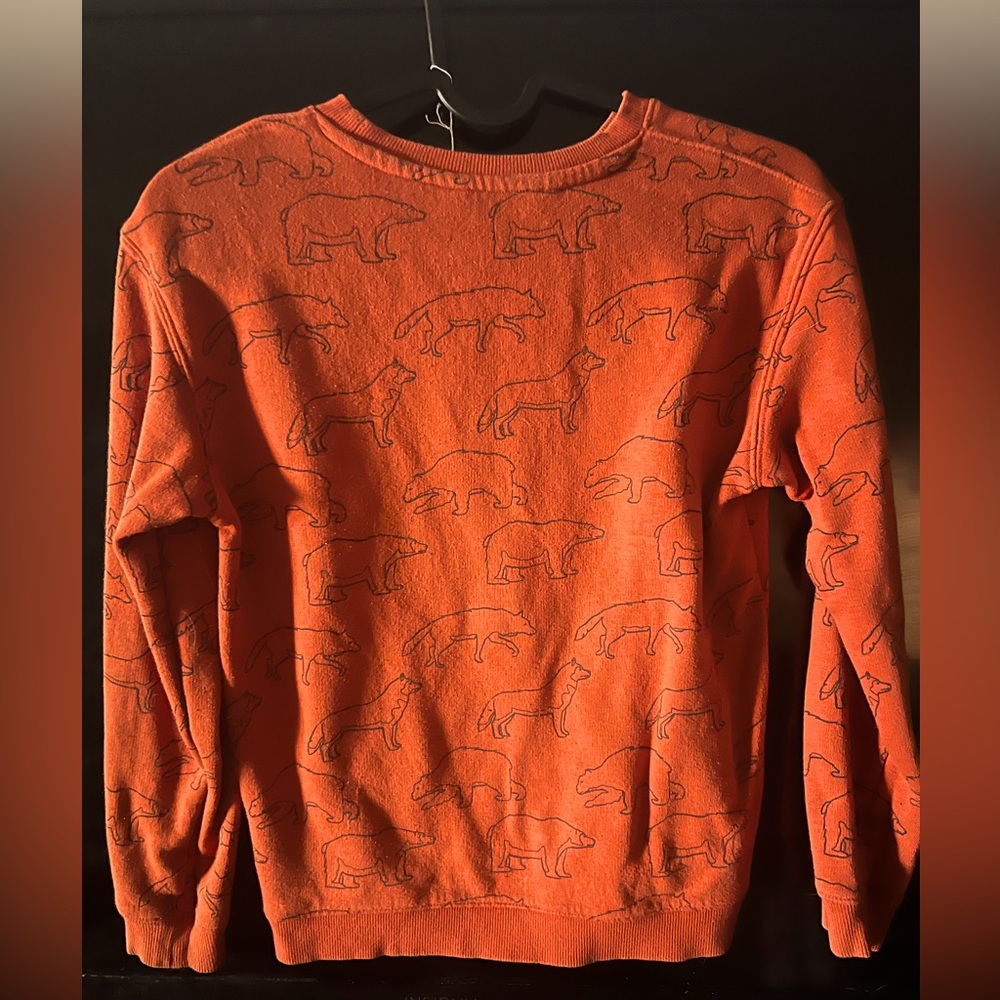 This “H&M” sweatshirt is vibrant and happy for every occasion this fall!